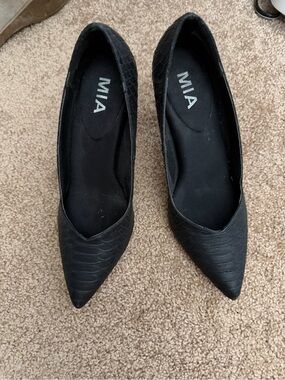 MIA Black Pointed Snake-Print Heels